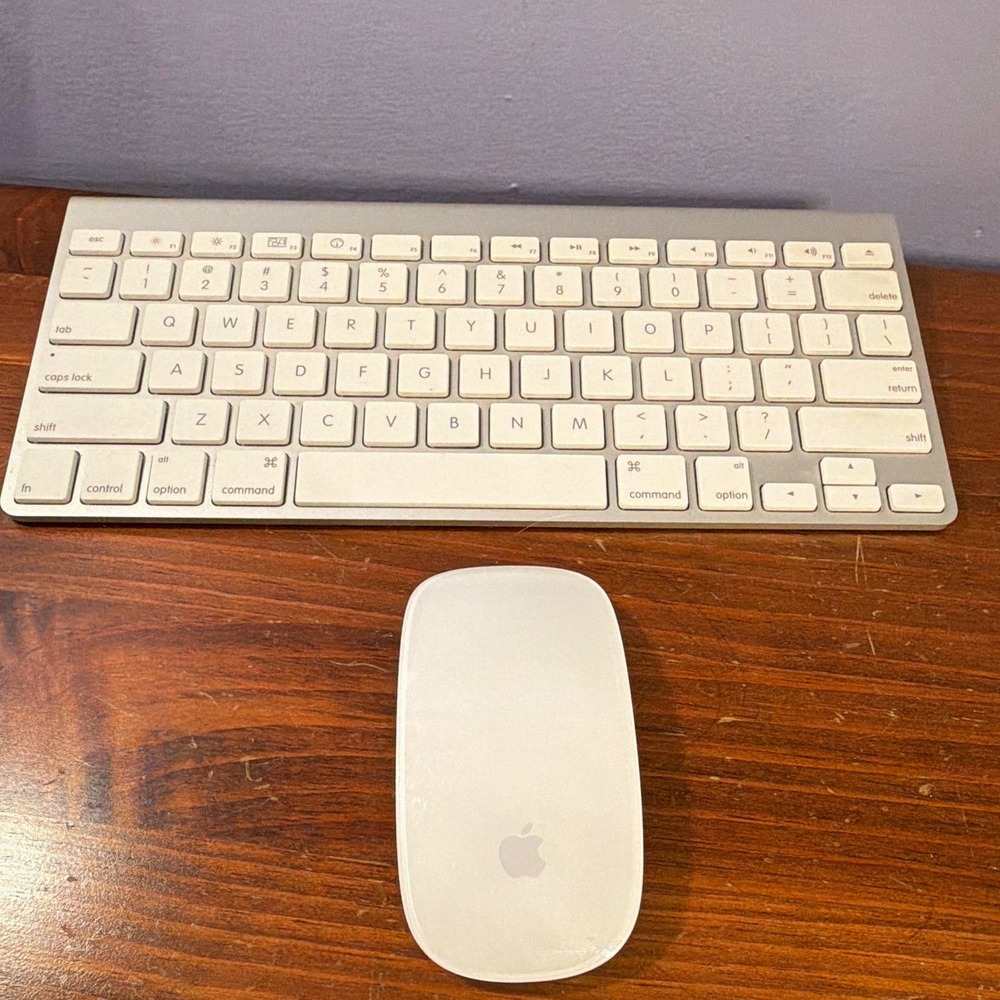 Apple Wireless Keyboard A1314 + Magic Mouse (Battery Cover Missing on Mouse)